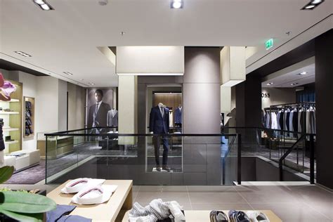 hugo boss frankfurt börsenstrasse verkäufer